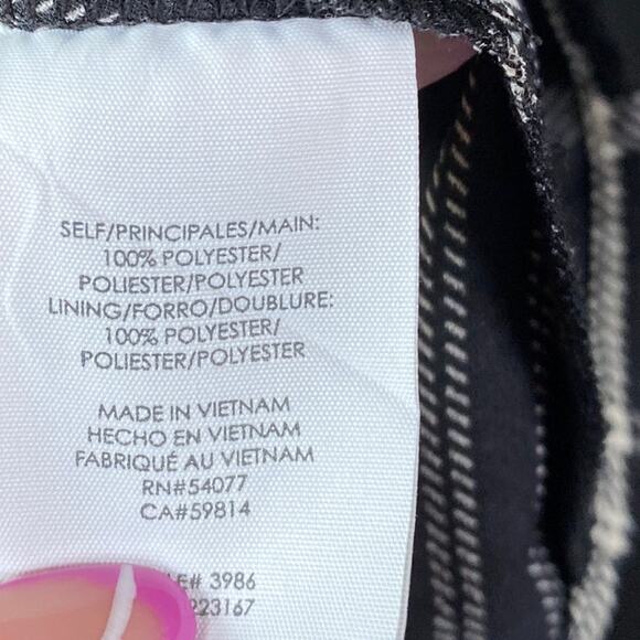 CAbi Womens Blouse Black White Striped V Neck Sleeveless Peplum 8 - Picture 5 of 10